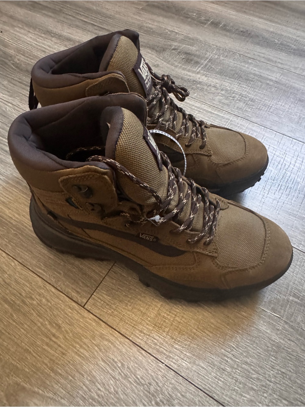 VANS Crestline Waterproof
Hiking Boots